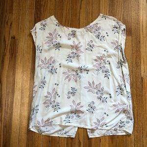 Women’s Abercrombie size S sleeveless blouse